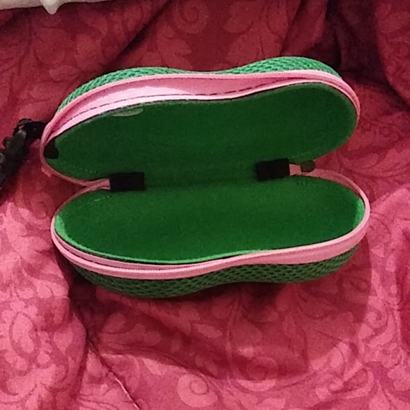CalSport Accessories - 😎Sunglass case 🕶👝🔆
